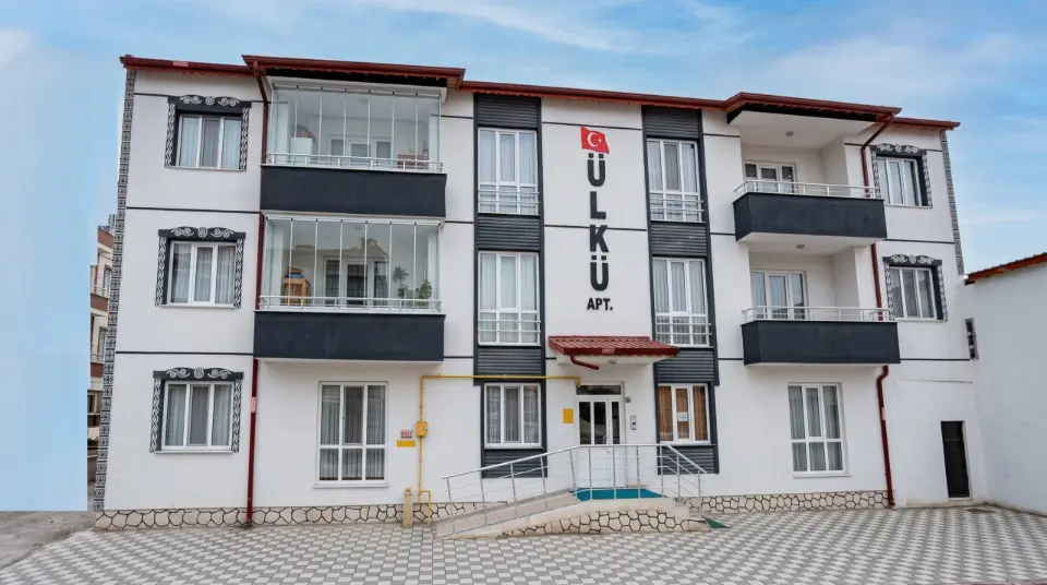 Ülkü Apartmanı ön cephe
